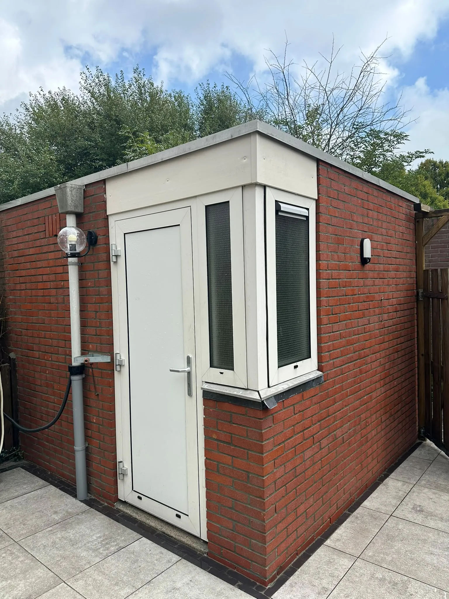 Strak voegwerk bijgebouw